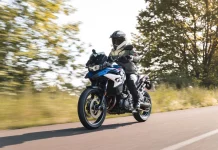 7 consejos para combatir el calor cuando viajas en moto