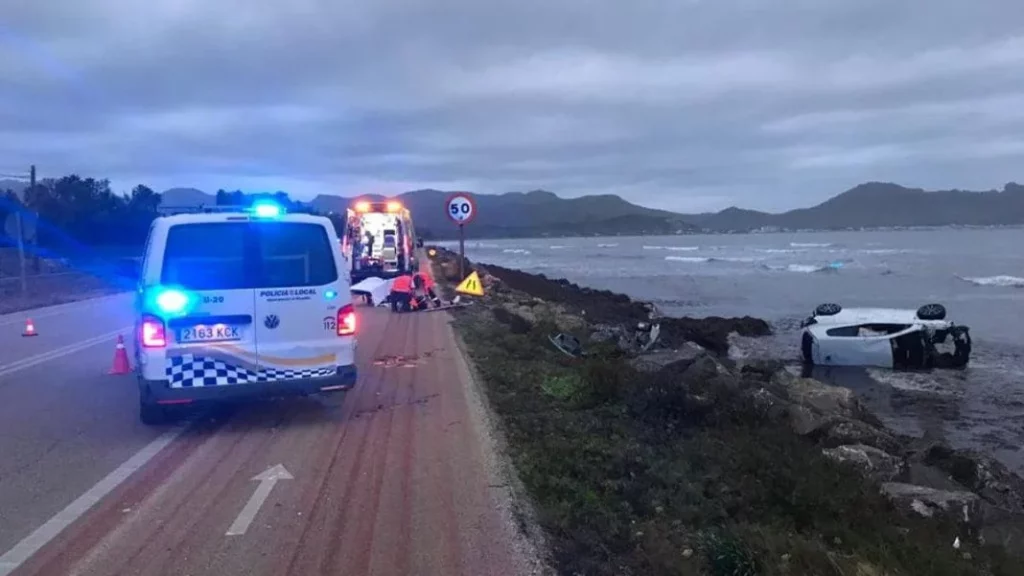 La DGT estrena norma que deberás cumplir cuando te pase un vehículo de emergencia 207 Motor16 normativa