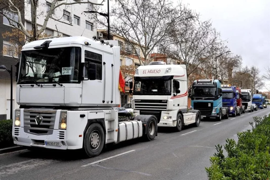 La DGT indigna a los conductores profesionales de Baleares por los permisos marroquíes 153 Motor16 canje