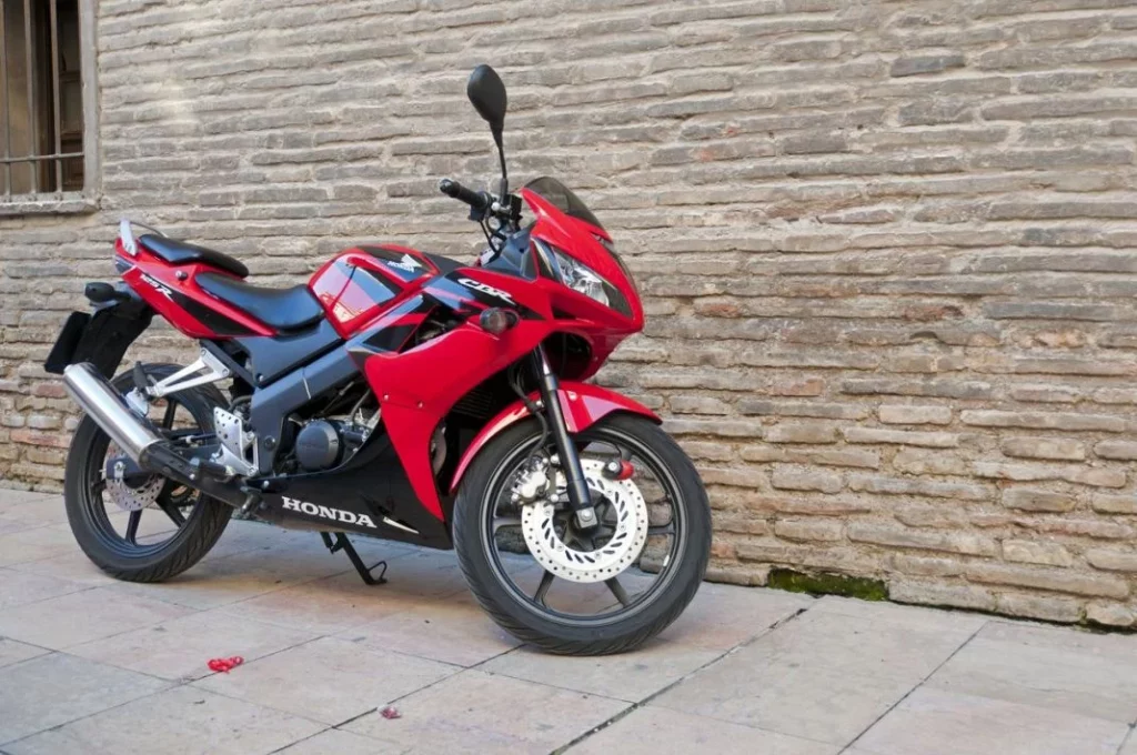 Si tu moto aparece en esta lista, la DGT te va a prohibir que pise la calle 169 Motor16 prestaciones
