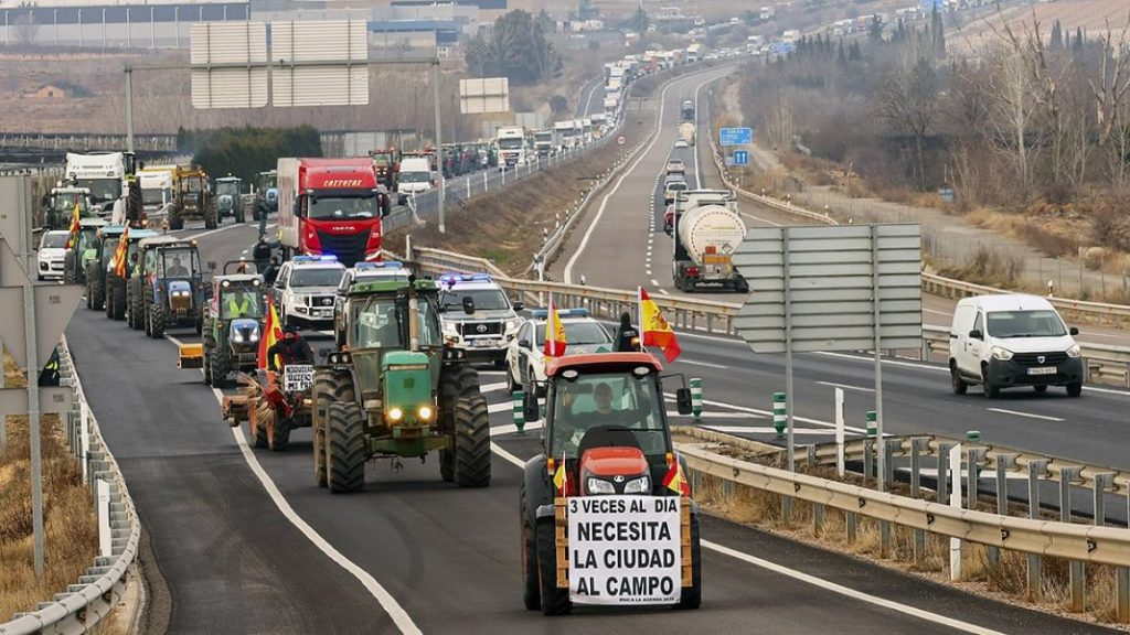 Adiós a los rumores: La DGT confirma lo que va a pasar en las carreteras españolas este verano 51 Motor16 respeten