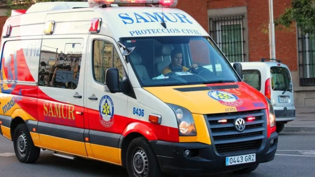 La DGT estrena norma que deberás cumplir cuando te pase un vehículo de emergencia 204 Motor16 DGT