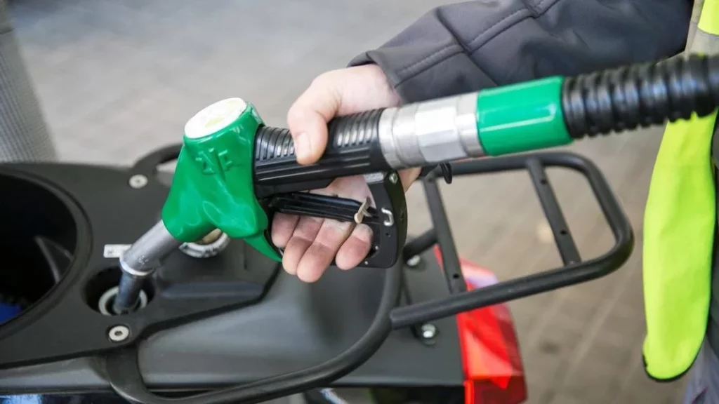 Los expertos lo han confirmado: Así va a cambiar el precio de la gasolina y del diésel en mayo 105 Motor16 situación