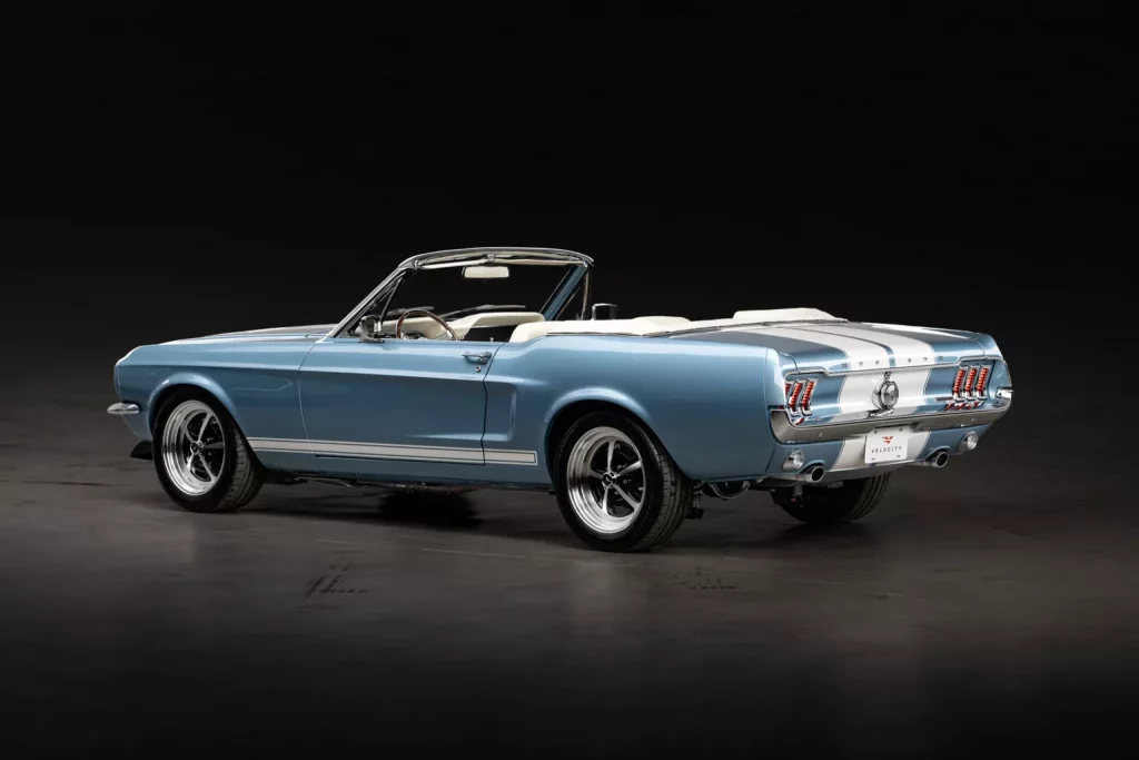Velocity es capaz de actualizar tu clásico Ford Mustang de los años ‘60 1 Motor16 1968 Ford Mustang Convertible. Velocity. Imagen trasera.