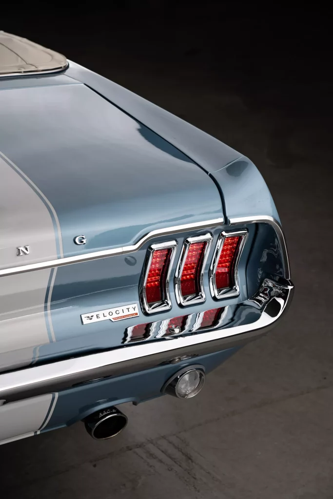 Velocity es capaz de actualizar tu clásico Ford Mustang de los años ‘60 14 Motor16 1968 Ford Mustang Velcoity restomod 11 Motor16