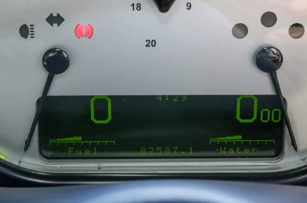 2002 TVR T350 C Subasta 13 Motor16