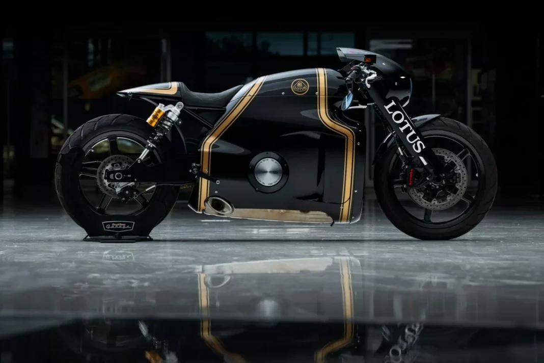 2014 Lotus C-01 John Player Special. Imagen portada.