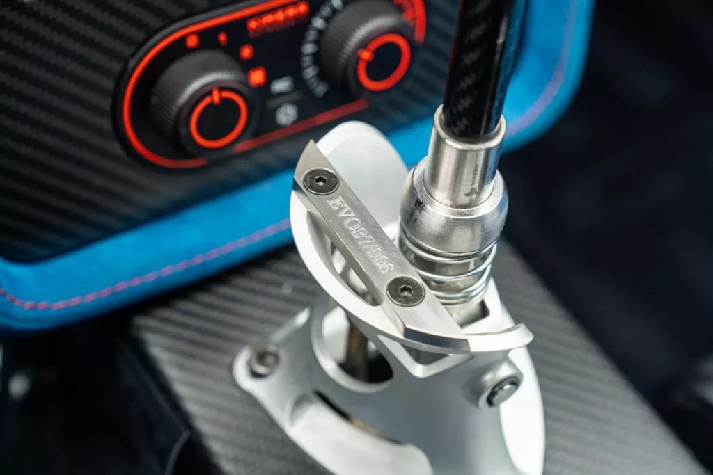 El único Kimera EVO37 'Martini 7' se vende por una auténtica fortuna 20 Motor16 2023 Kimera EVO37 Martini 7 16 Motor16
