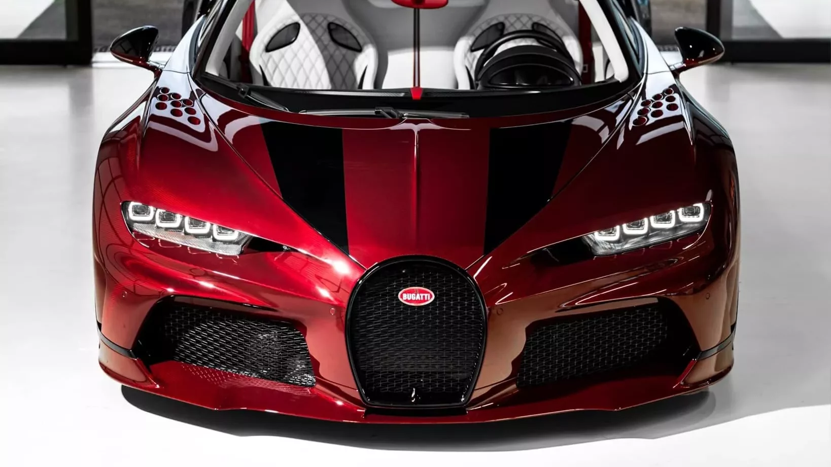 2024 Bugatti Chiron Super Sport Red Dragon. Imagen delantera.