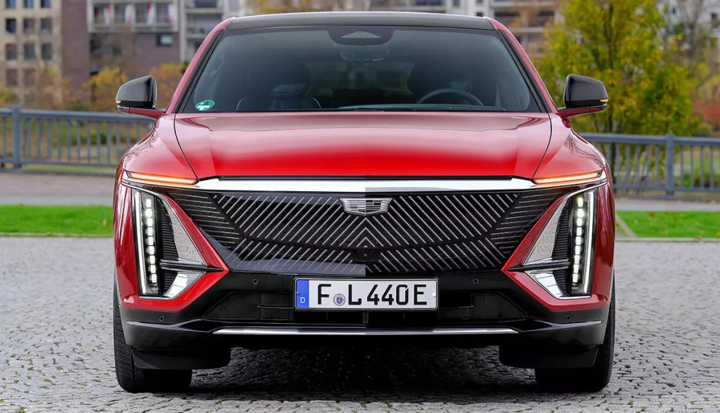 El Cadillac Lyriq aterriza en Europa. Más caro que en USA, pero interesa 3 Motor16 2024 Cadillac Lyriq Alemania 1 Motor16