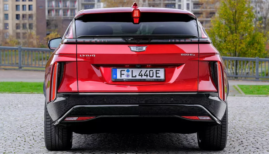 El Cadillac Lyriq aterriza en Europa. Más caro que en USA, pero interesa 7 Motor16 2024 Cadillac Lyriq Alemania 5 Motor16