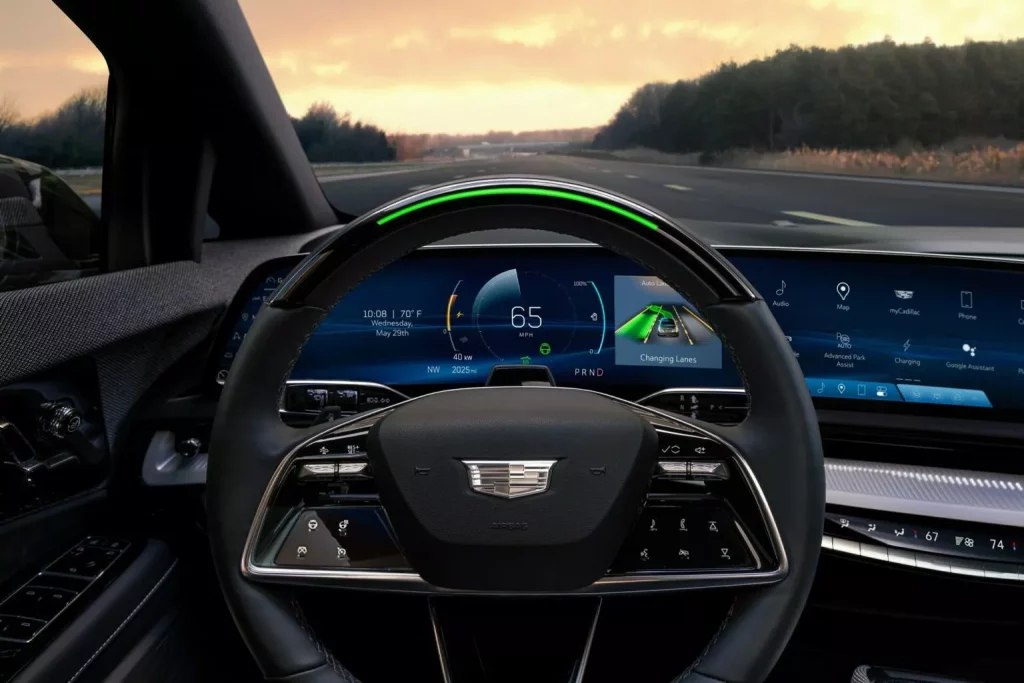 El Cadillac Optiq llega a EE.UU. a casi precio de Lyriq 13 Motor16 2024 Cadillac Optiq USA 10 Motor16