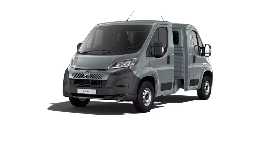 2024 Citroen Jumper Back To Back. Imagen estudio.