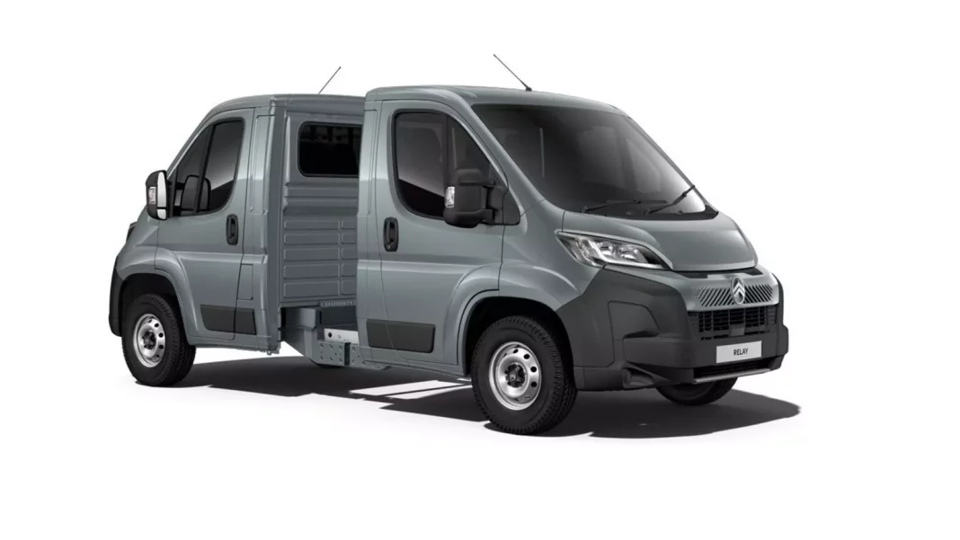 2024 Citroen Jumper Back To Back. Imagen portada.