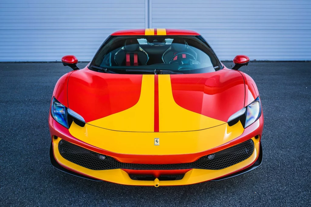 El Ferrari 296 GTB de Ronald McDonald existe. Y está a la venta 15 Motor16 2024 Ferrari 296 GTB McDonalds SBX 11 Motor16