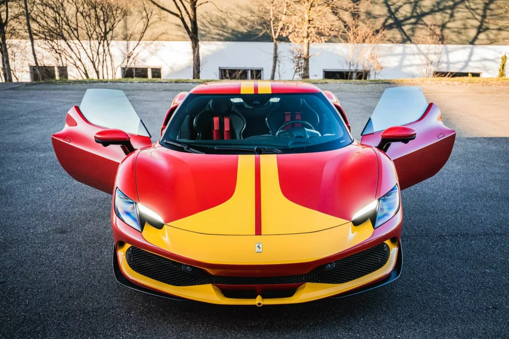 El Ferrari 296 GTB de Ronald McDonald existe. Y está a la venta 19 Motor16 2024 Ferrari 296 GTB McDonalds SBX 15 Motor16