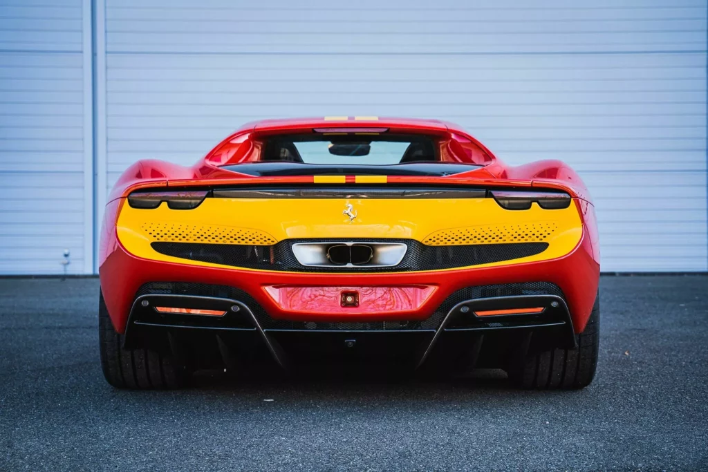 El Ferrari 296 GTB de Ronald McDonald existe. Y está a la venta 8 Motor16 2024 Ferrari 296 GTB McDonalds SBX 4 Motor16