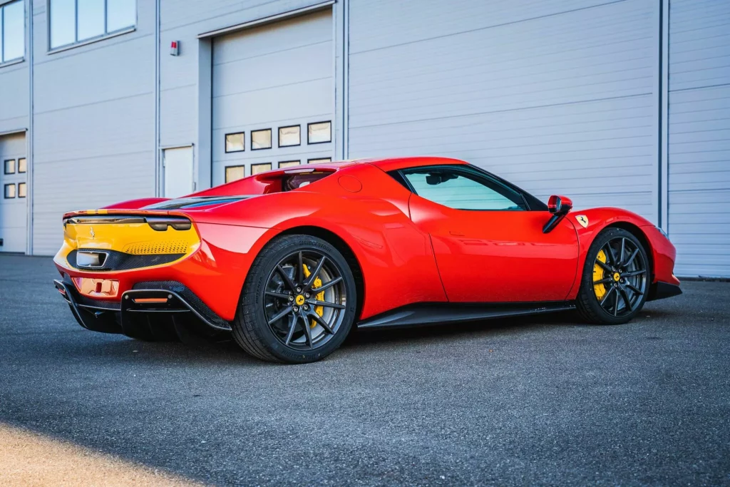 El Ferrari 296 GTB de Ronald McDonald existe. Y está a la venta 10 Motor16 2024 Ferrari 296 GTB McDonalds SBX 6 Motor16