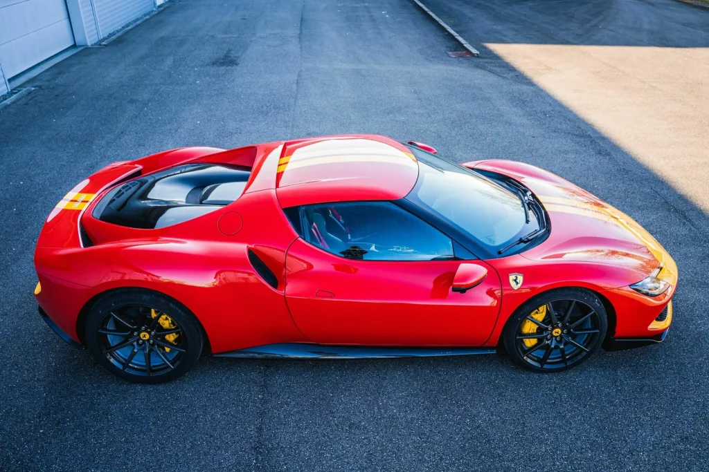 El Ferrari 296 GTB de Ronald McDonald existe. Y está a la venta 12 Motor16 2024 Ferrari 296 GTB McDonalds SBX 8 Motor16