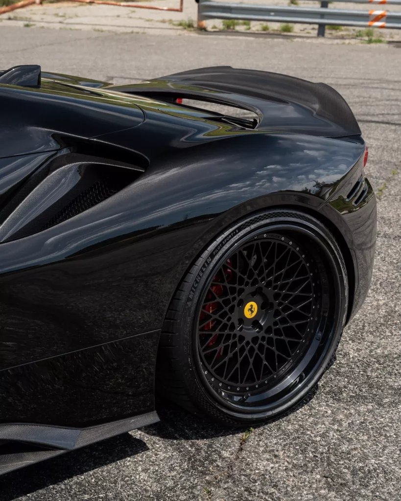1016 Industries viste tu Ferrari SF90 de fibra de carbono por una fortuna 21 Motor16 2024 Ferrari SF90 by 1016 Industries 16 Motor16