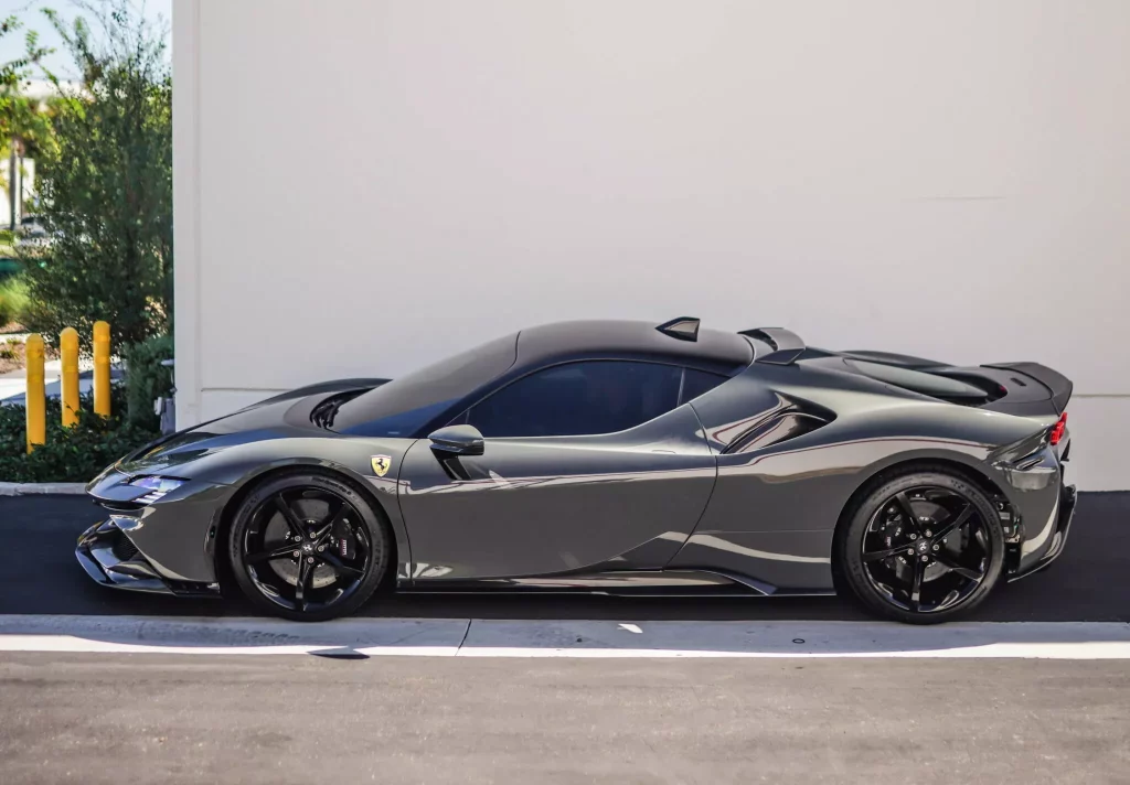 1016 Industries viste tu Ferrari SF90 de fibra de carbono por una fortuna 29 Motor16 2024 Ferrari SF90 by 1016 Industries 24 Motor16