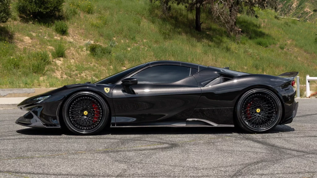 1016 Industries viste tu Ferrari SF90 de fibra de carbono por una fortuna 8 Motor16 2024 Ferrari SF90 by 1016 Industries 3 Motor16