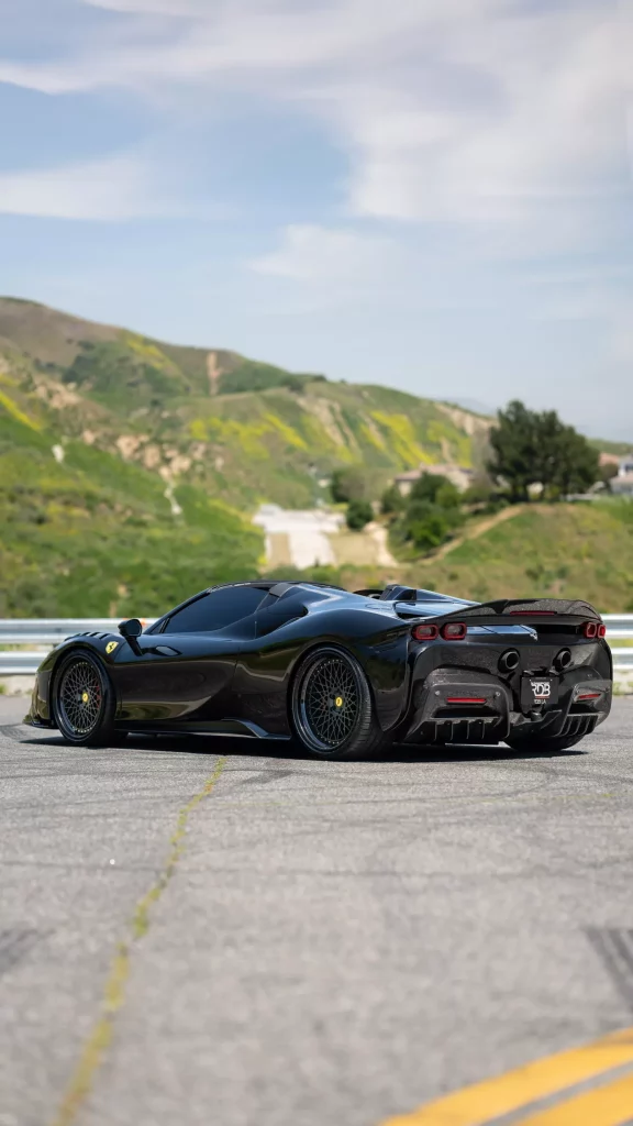 1016 Industries viste tu Ferrari SF90 de fibra de carbono por una fortuna 10 Motor16 2024 Ferrari SF90 by 1016 Industries 5 Motor16
