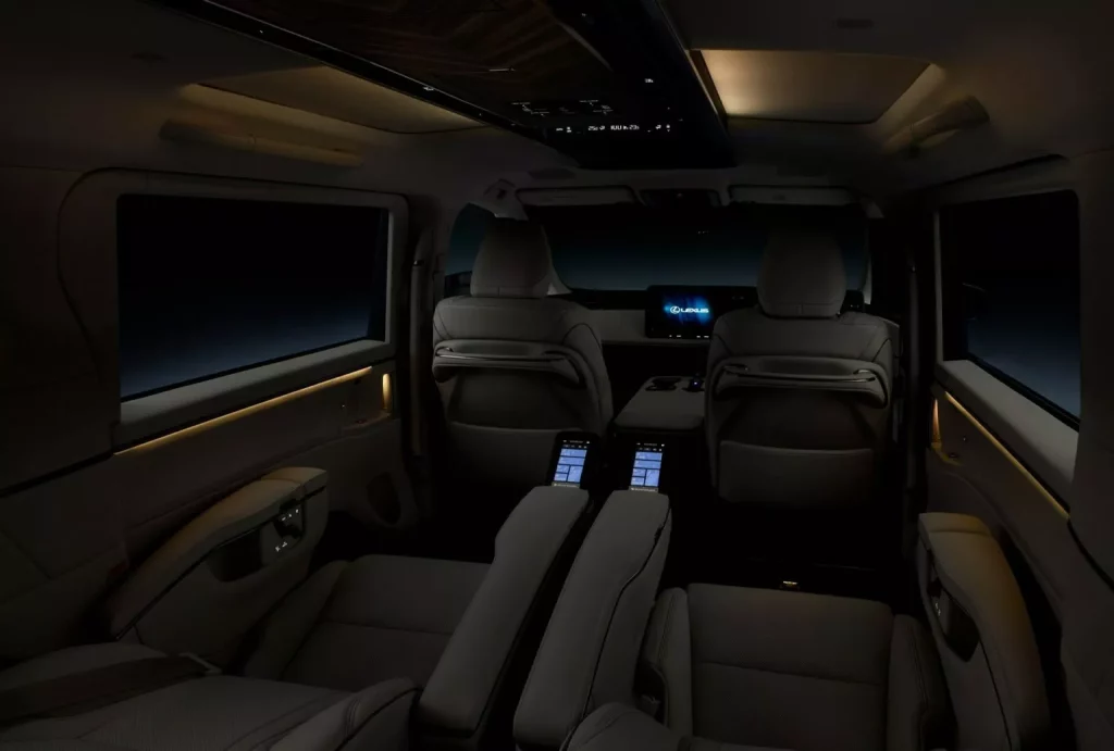 El impresionante Lexus LM estrena una versión de 'acceso' 20 Motor16 2024 Lexus LM Luxury Japon 15 Motor16