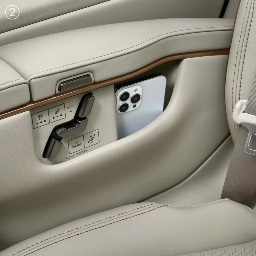 El impresionante Lexus LM estrena una versión de 'acceso' 9 Motor16 2024 Lexus LM Luxury Japon 4 Motor16