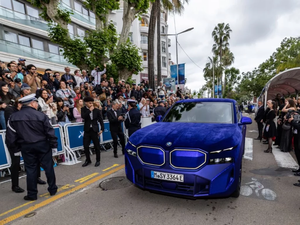 Así es el espectacular BMW que ha inspirado la supermodelo Naomi Campbell 7 Motor16 BMW XM Mystique Allure Naomi Campbell1 Motor16