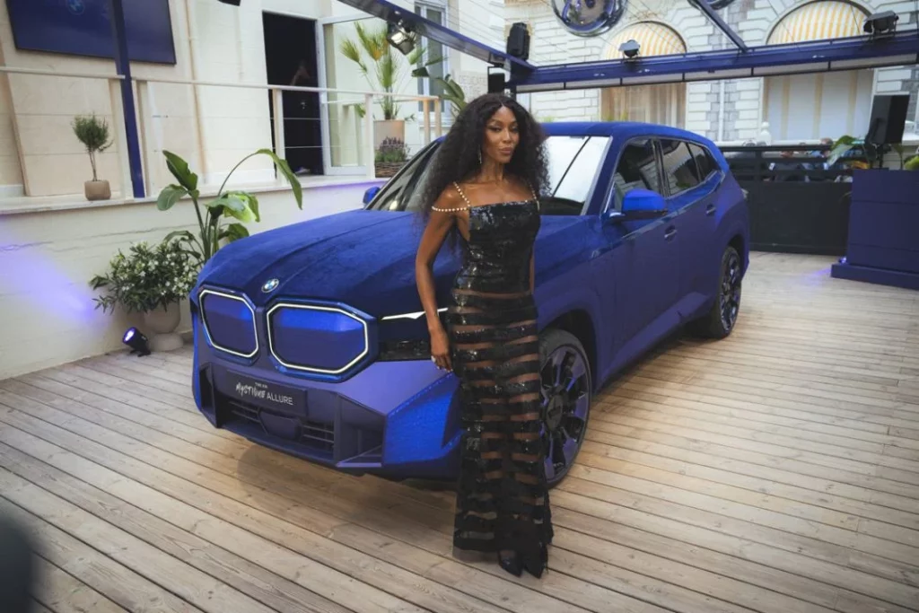 Así es el espectacular BMW que ha inspirado la supermodelo Naomi Campbell 13 Motor16 BMW XM Mystique Allure Naomi Campbell14 Motor16
