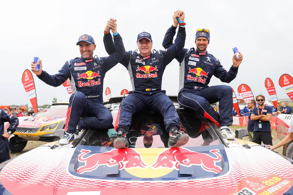 Con Ford en el Dakar: la inagotable ambición de Carlos Sainz por ganarse a sí mismo 4 Motor16 CARLOS SAINZ DAKAR PEUGEOT 2 Motor16