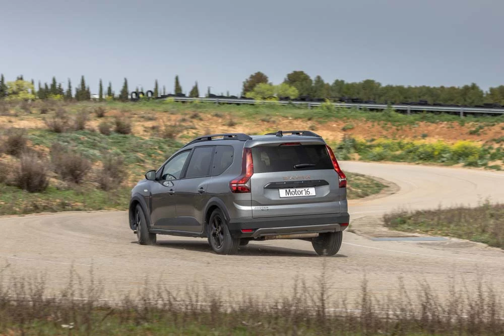 Dacia Jogger Hybrid 4 Motor16