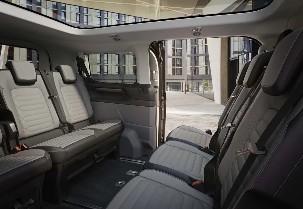 Ford E-Tourneo Custom, ya puedes reservar este 'transporte' eléctrico 4 Motor16 Ford E-Tourneo Custom