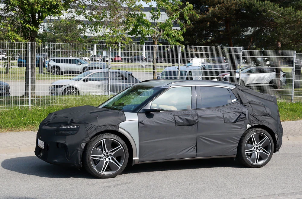 Genesis GV60; el 'gemelo' del Hyundai Ioniq 5 también se renueva 3 Motor16 Genesis GV60 facelift 11 Motor16