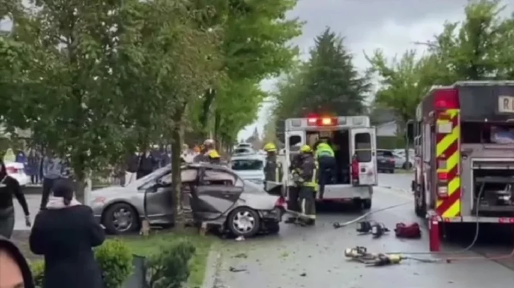 Y por este sencillo y gráfico motivo siempre hay que mirar al hacer un cambio de sentido 1 Motor16 ¿Qué se sucederá a partir de este accidente?