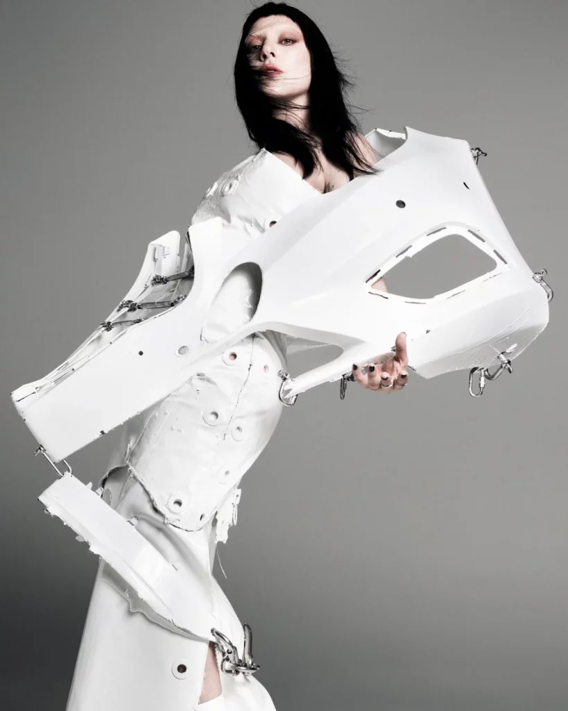 LADY GAGA VESTIDO COCHE1 Motor16