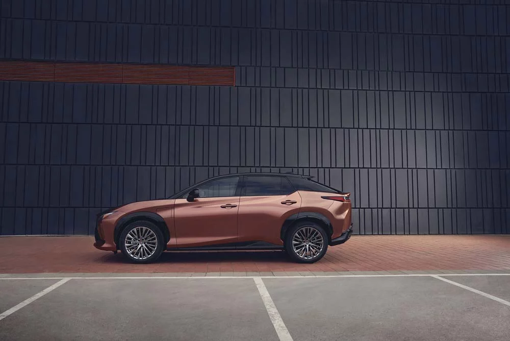 Por fin aterriza el Lexus RZ 300e: llega más lejos y es más barato 6 Motor16 Lexus RZ 2 Motor16