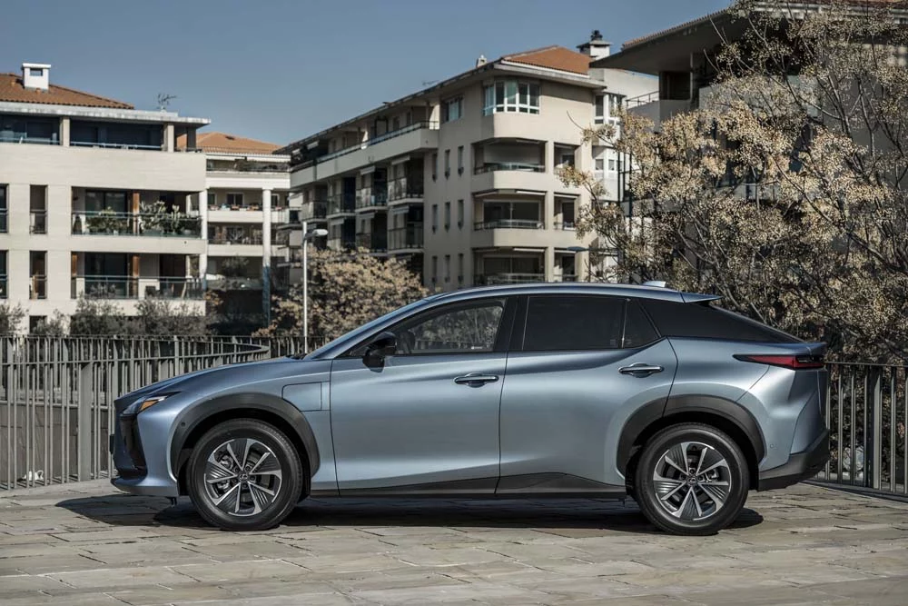 Por fin aterriza el Lexus RZ 300e: llega más lejos y es más barato 8 Motor16 Lexus RZ 4 Motor16
