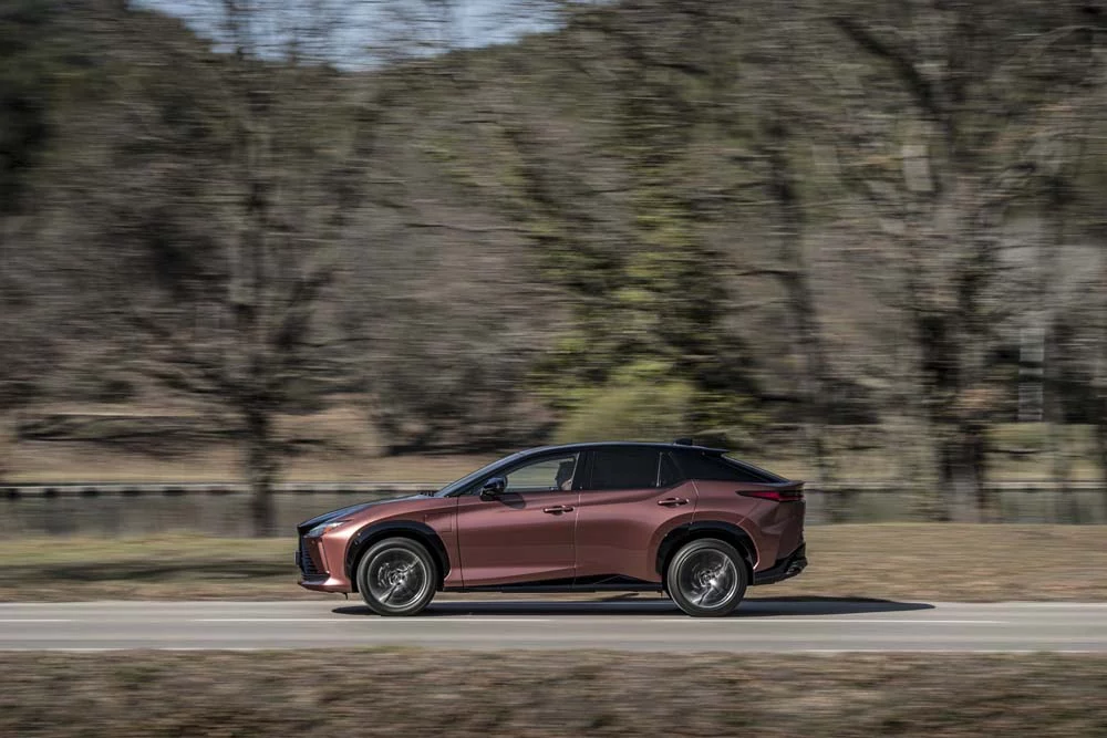 Por fin aterriza el Lexus RZ 300e: llega más lejos y es más barato 11 Motor16 Lexus RZ 7 Motor16