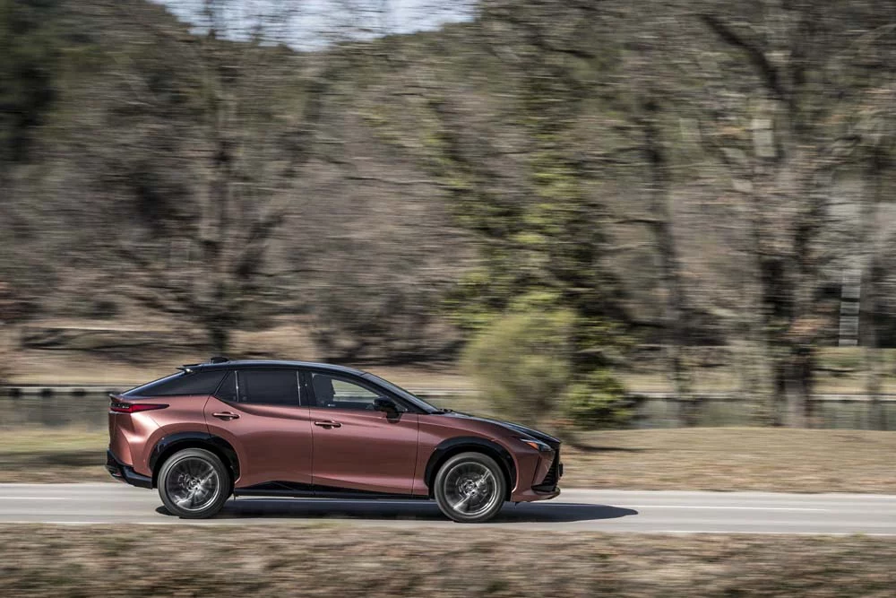 Por fin aterriza el Lexus RZ 300e: llega más lejos y es más barato 4 Motor16 Lexus RZ 300e