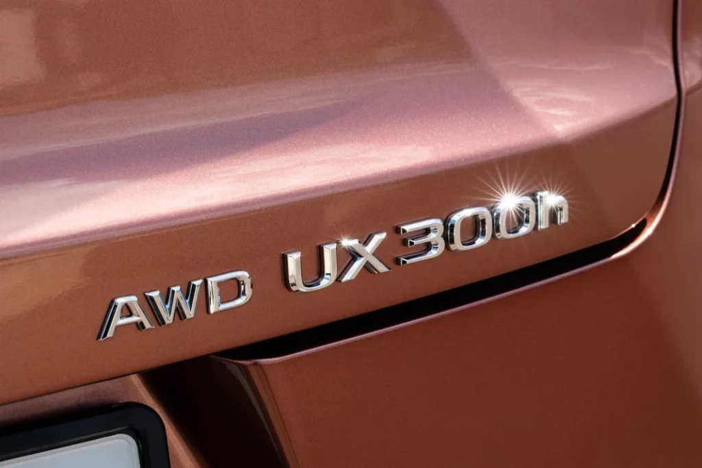 Lexus UX 300h 2025 57 Motor16