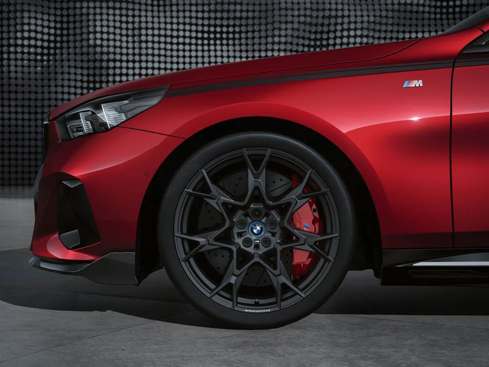 La exclusividad deportiva llega al BMW Serie 5 Touring y al i5 Touring 17 Motor16 P90546896 lowRes Motor16