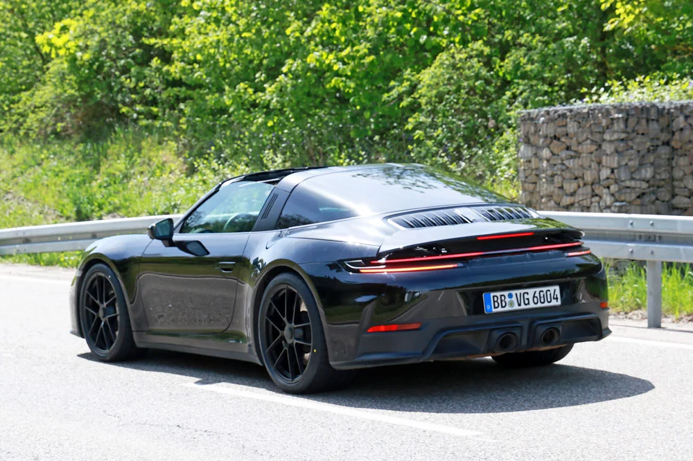 Porsche 992.2 GTS targa 14 Motor16
