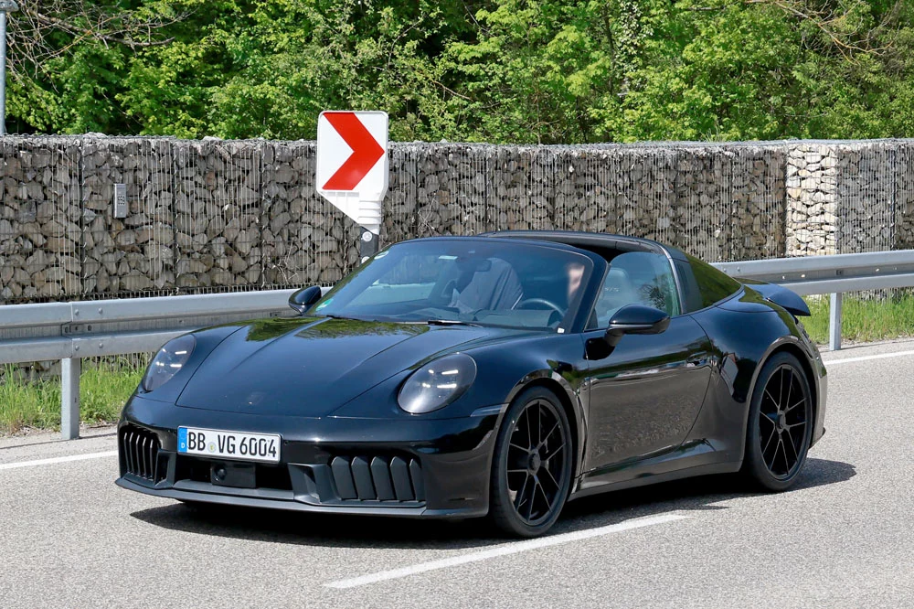 Porsche 992.2 GTS targa 6 Motor16