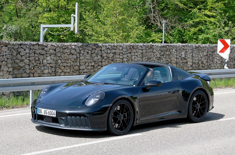Porsche 992.2 GTS targa 7 Motor16