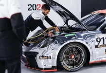 Porsche compite con el nuevo e-fuel, combustible casi neutro en carbono