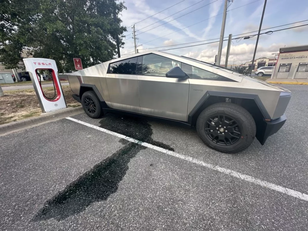 La avería 'tonta' que la garantía del Tesla Cybertruck no te cubre: 'Es de broma' 83 Motor16 Tesla