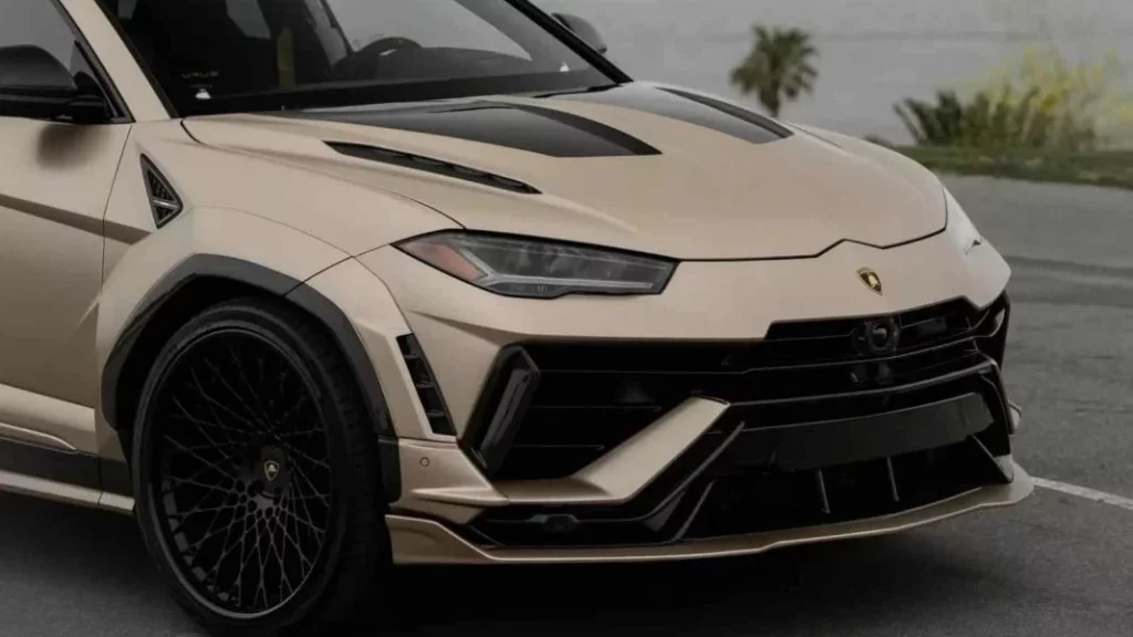 ¿Cómo es que los capó de Lamborghini se levante de forma repentina?
