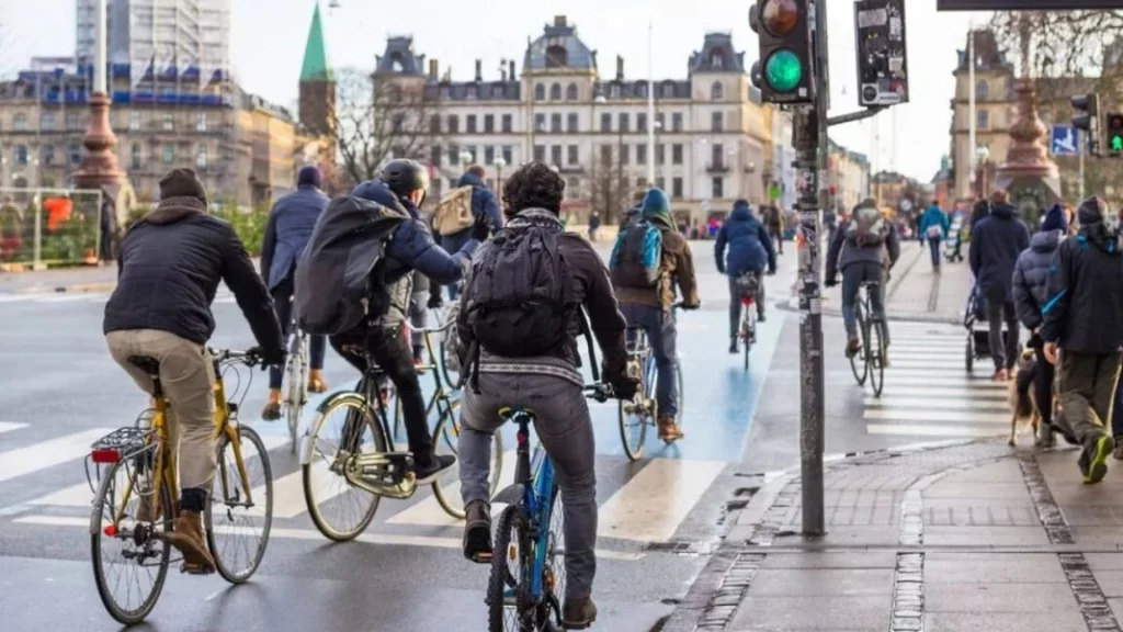 El país en el que los ciclistas podrán pasar hasta 14 años entre rejas si la lían 1 Motor16 ¿Por qué motivo se llegó a establecer esta ley en contra de los ciclistas?